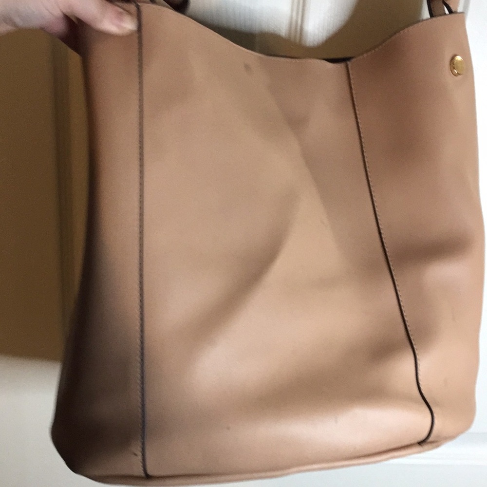 Bundle 2 for $22. 💝 Neutral deep carry-all shoulder bag - Picture 6 of 9
